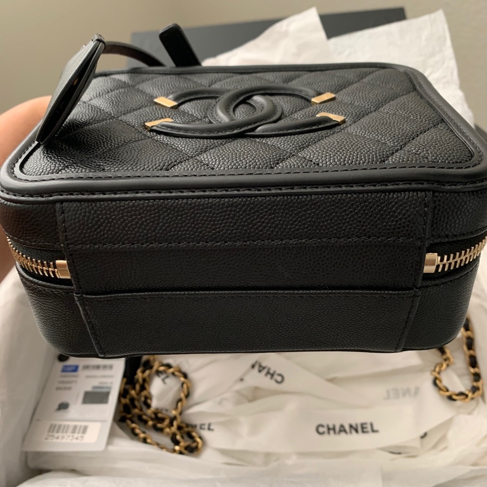 Chanel CC Filigree Vanity Small Black - Picture 9 of 17